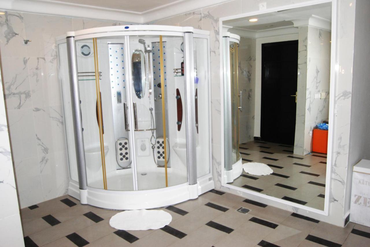 Bénin Royal Hôtel Cotonou Esterno foto